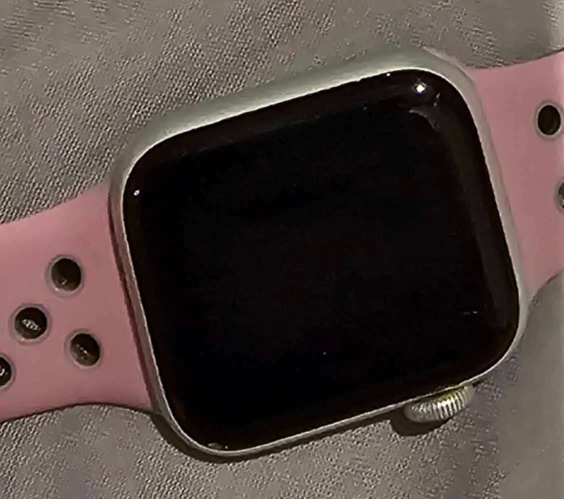 Apple watch 6 40mm 90% battery