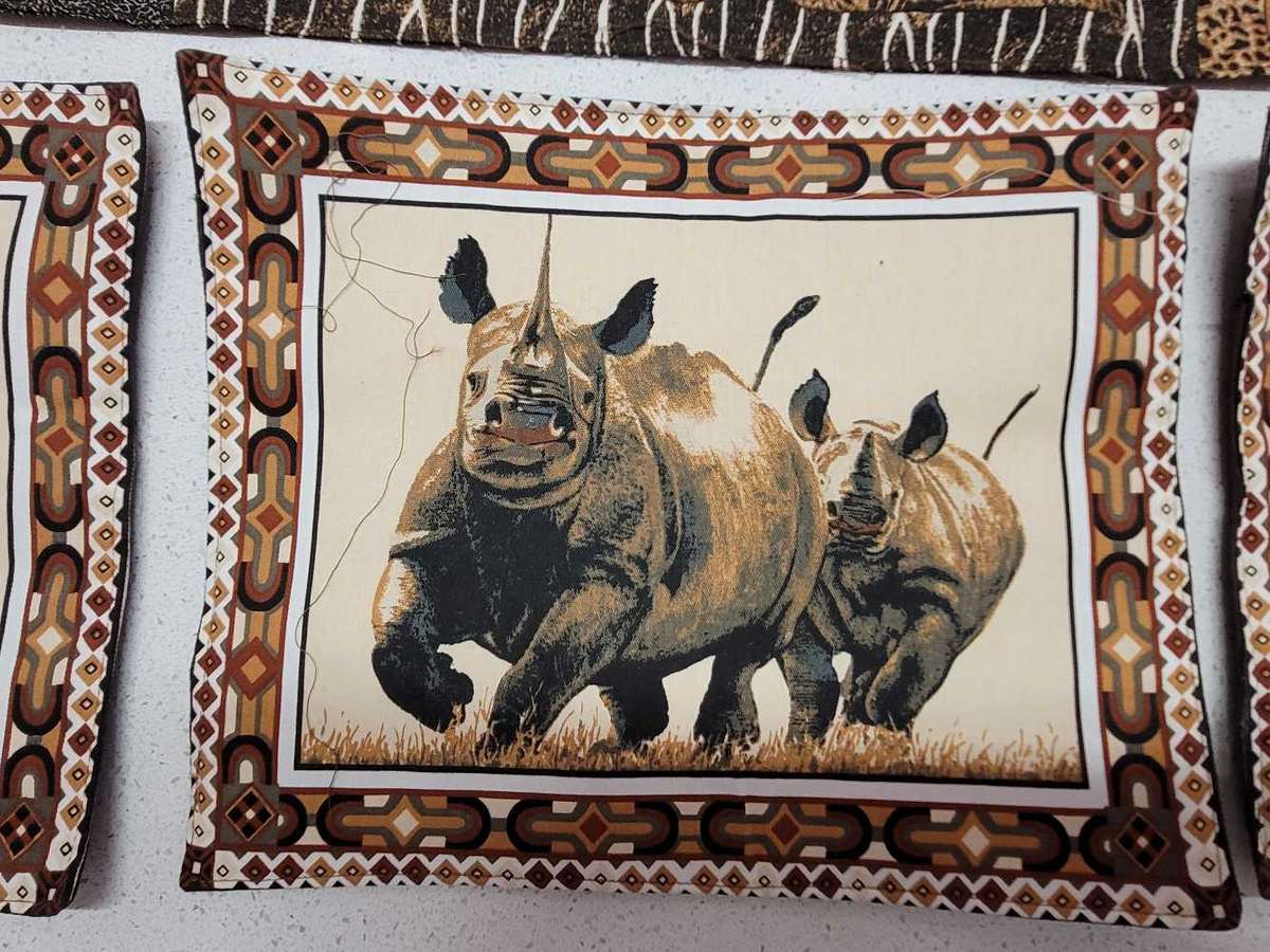 Placemats and Table runner Big 5 Animal print