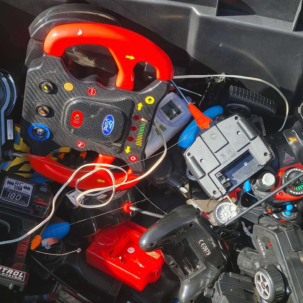 Toys storage lot, toy cars