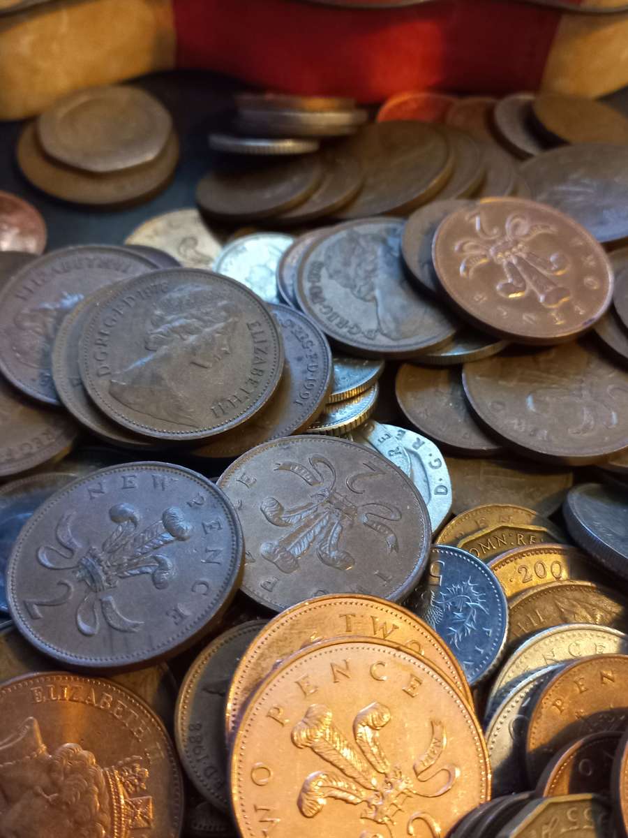 190 Mixed UK Coins in Vintage British Sweets Tin