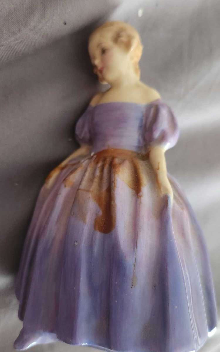 Rare and highly collectable porcelain figurines - please read