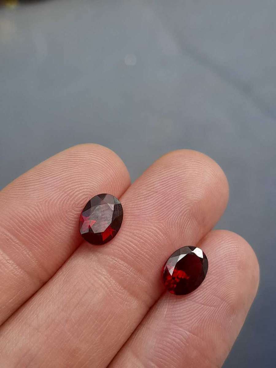 Natural 3.2 Ct Pair Of  Red Garnets