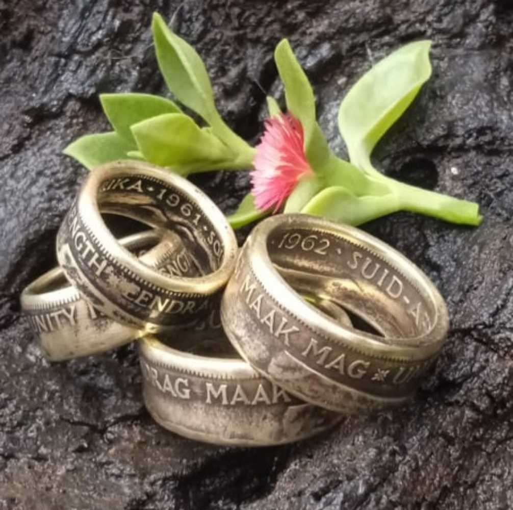 *** Coin Ring *** Eendrag Maak Mag / Unity Is Strength - Made From 1960 to 1964 SA 1c or 1/2c Coin