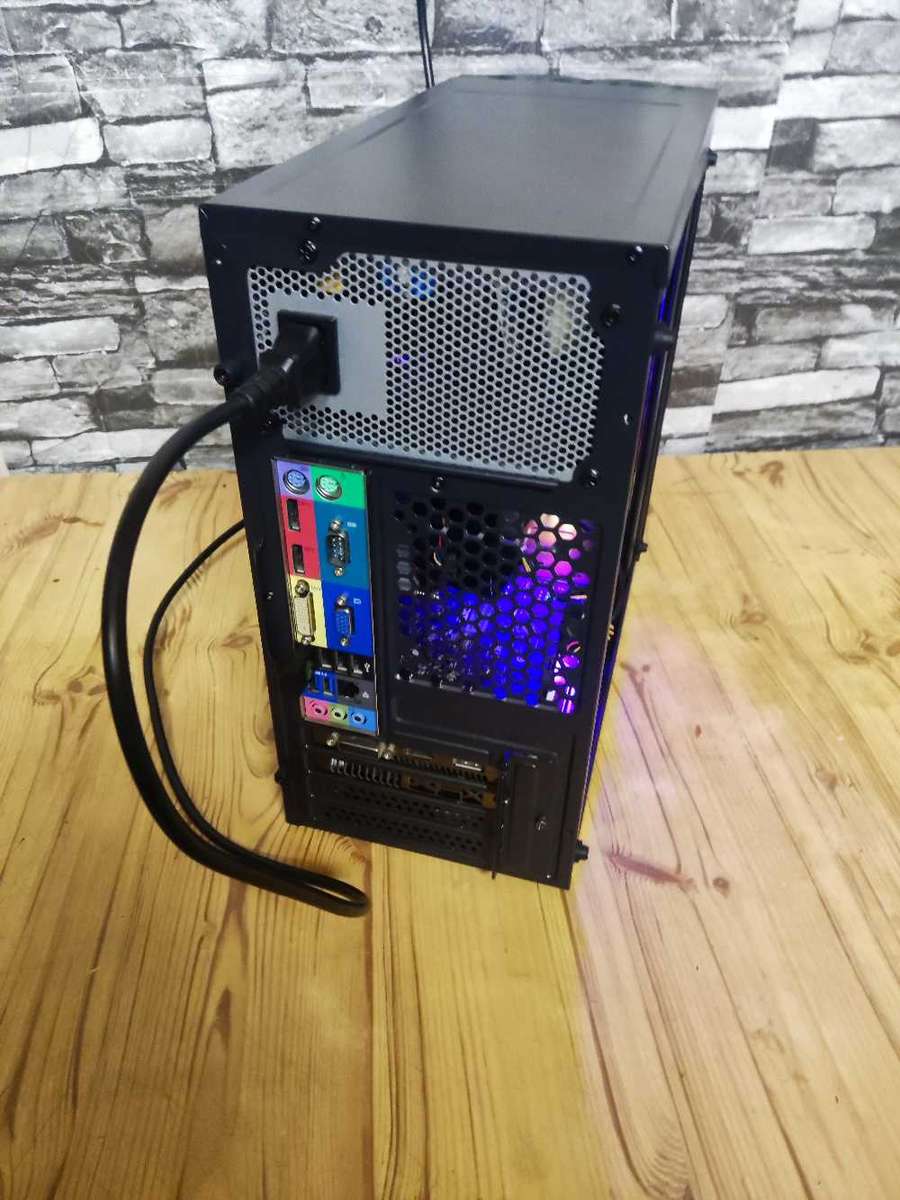 Custom Built i7 4790 PC**AMD RX560 Graphics Card**16GB DDR3 Ram**240GB SSD**1000GB HDD