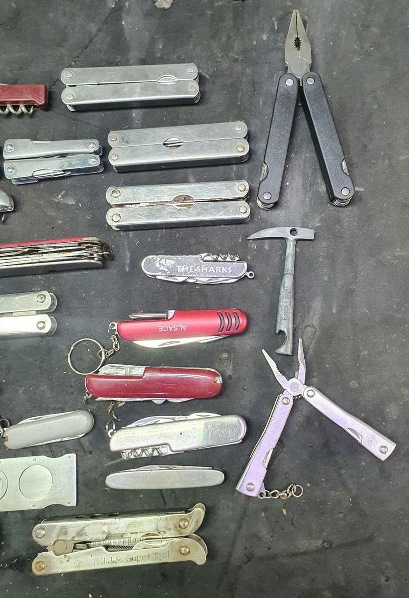 Assorted multitools,pockets knifes
