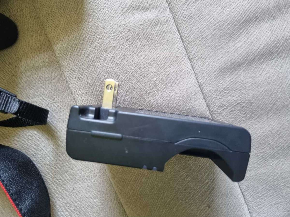 Canon EOS  Rebel SL2/200D