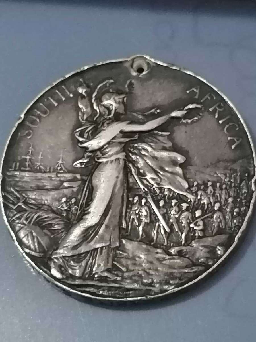 Anglo Boer Queens Medal 1901-1902 CAPT RH WHITE (HORSE)