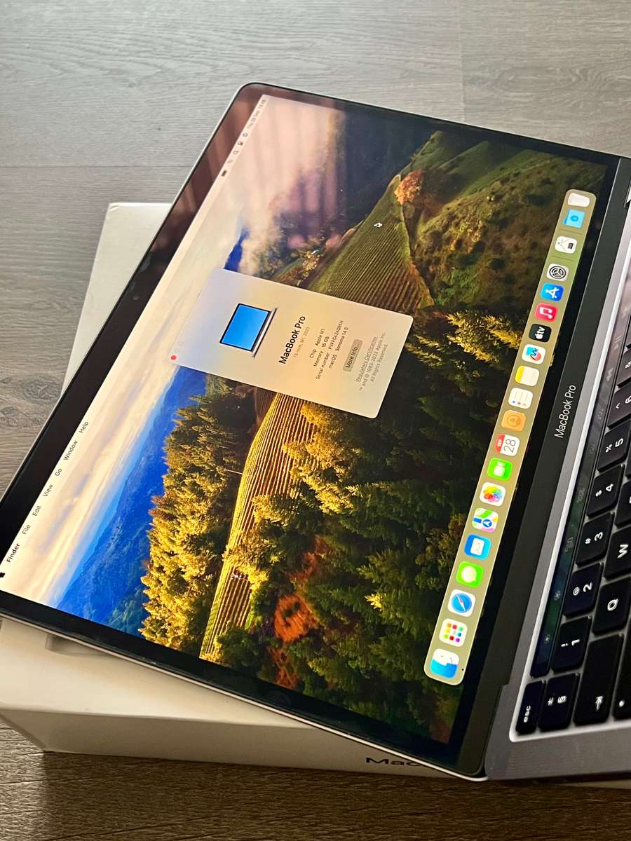 MacBook Pro 13 M1 16GB 256GB Boxed with charger A2338