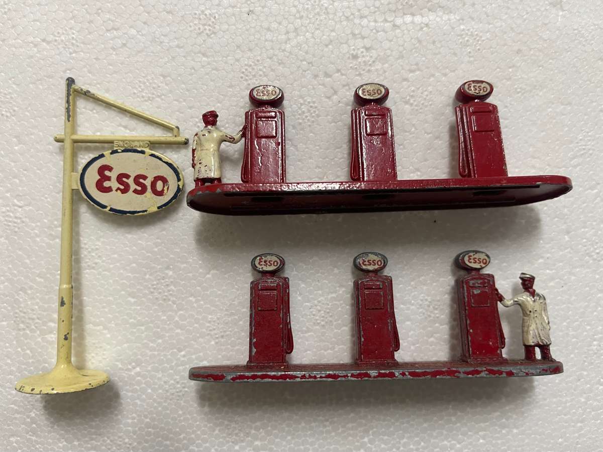 Matchbox  esso pumps
