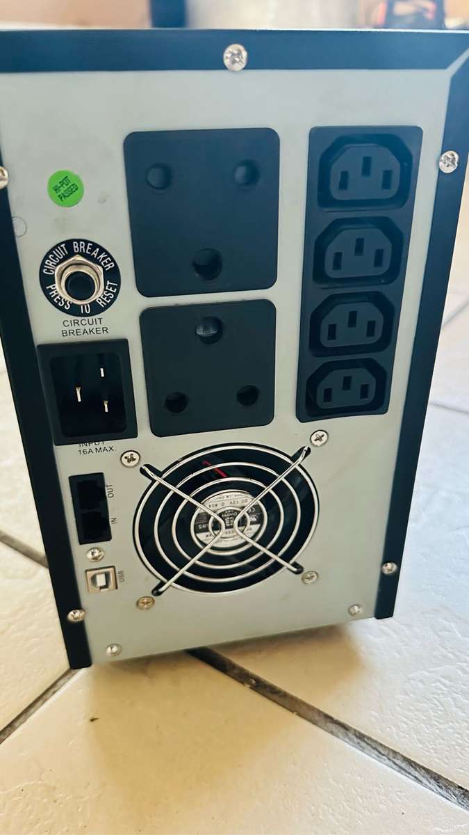 Mecer 3000VA (3000VA/1800W) Line Interactive/Off-Line UPS