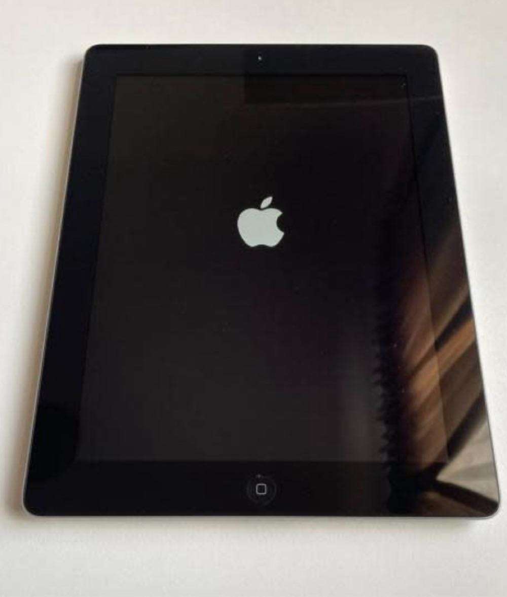 iPad 4th Gen - 64GB -Retina Display - Great Condition - Free Cover Case