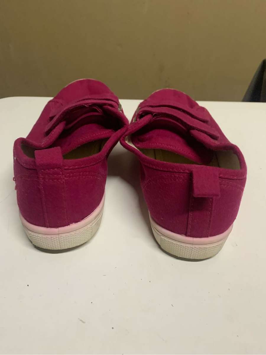 Cotton on sneakers uk5