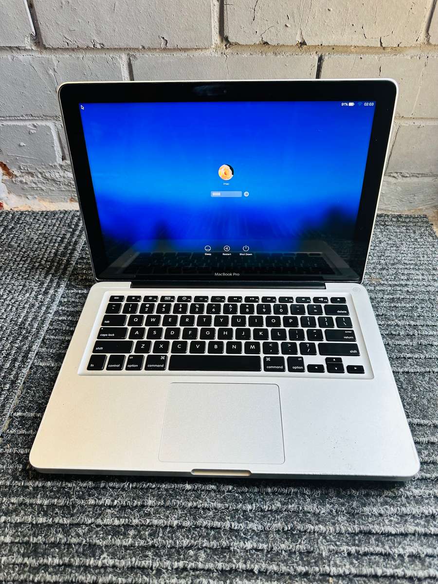 Intel Core i7 Apple MacBook Pro (13-inch, Early 2011)  640GB HDD 4GB RAM macOS 10.13.6