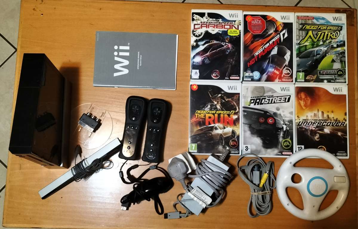 Wii Console Black with x6 NFS Wii games and extras (Wii)