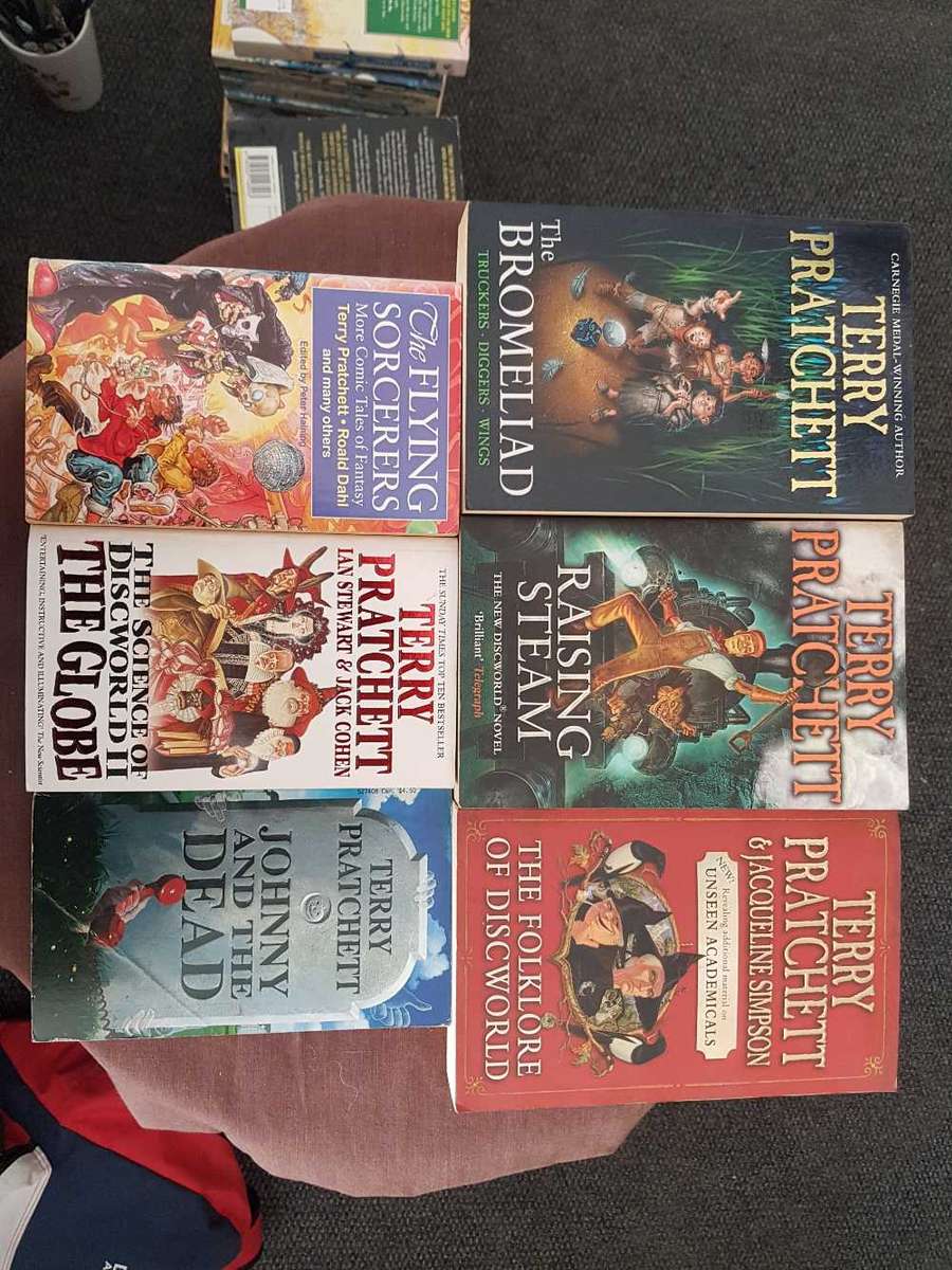 Terry Pratchett Discworld Collection