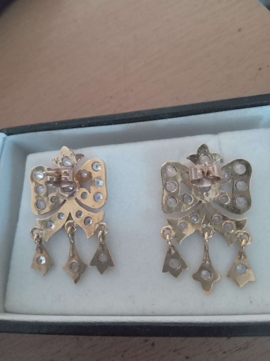 A Pair Of  Antique 18ct Yellow Gold Chandelier Earrings - (8.1g)