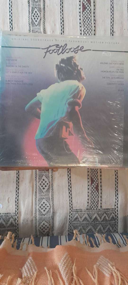 FOOTLOOSE