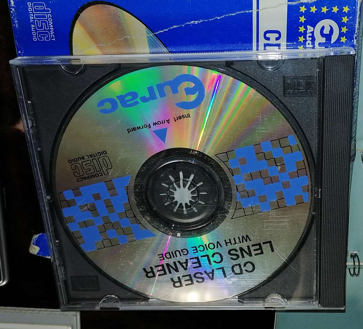 Large collection of vintage items here.