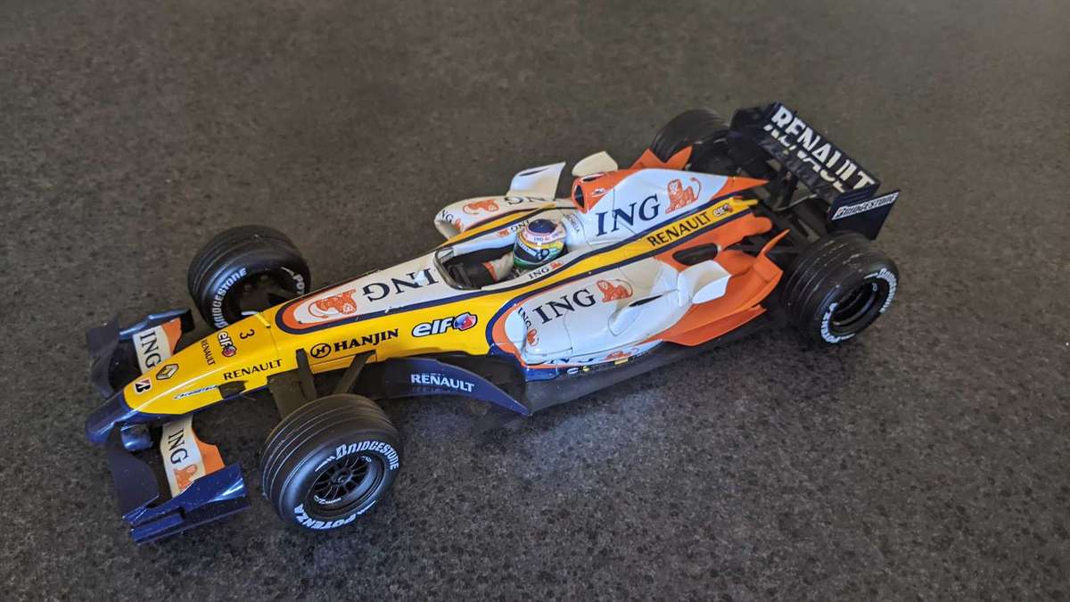 Hot wheels Renault R27 2007 Fisichella F1 car