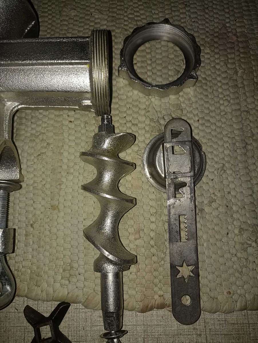 size 8 Mince meat Grinder.