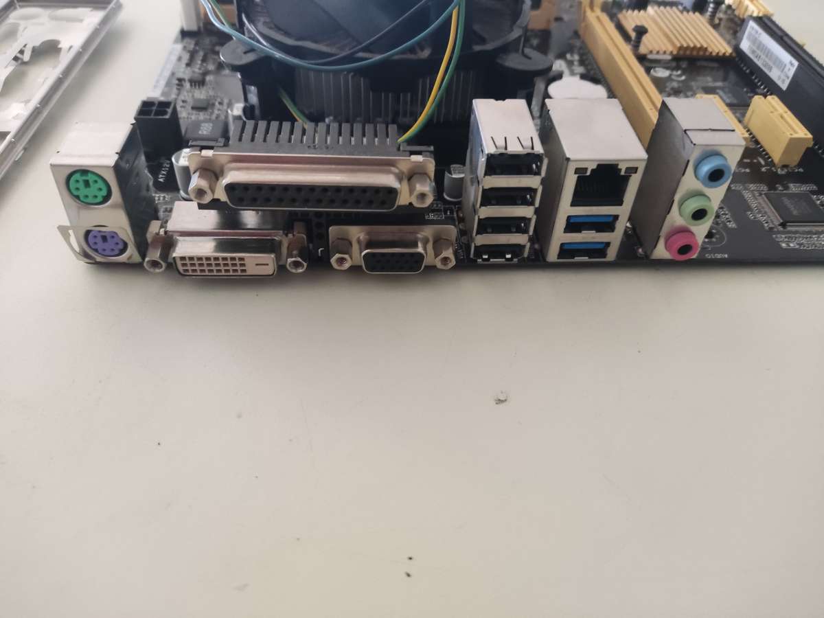 Intel Core i5 4460 Motherboard Combo**Asus H81M Motherboard**4GB DD3 Ram**Original Intel Cooler**