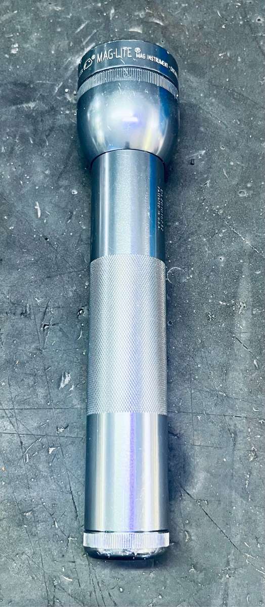 mag lite torch led 2D