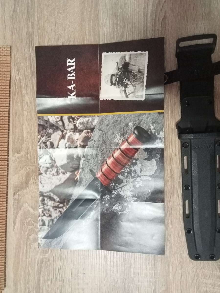 KA-BAR 1211 combat knife with holder