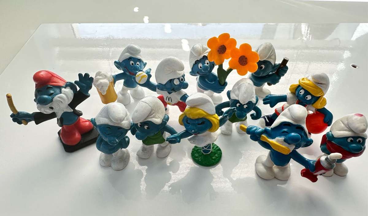 12 VINTAGE SMURFS FROM AROUND 1985 -  MOSTLY FROM PEYO/ BULLY - RARE