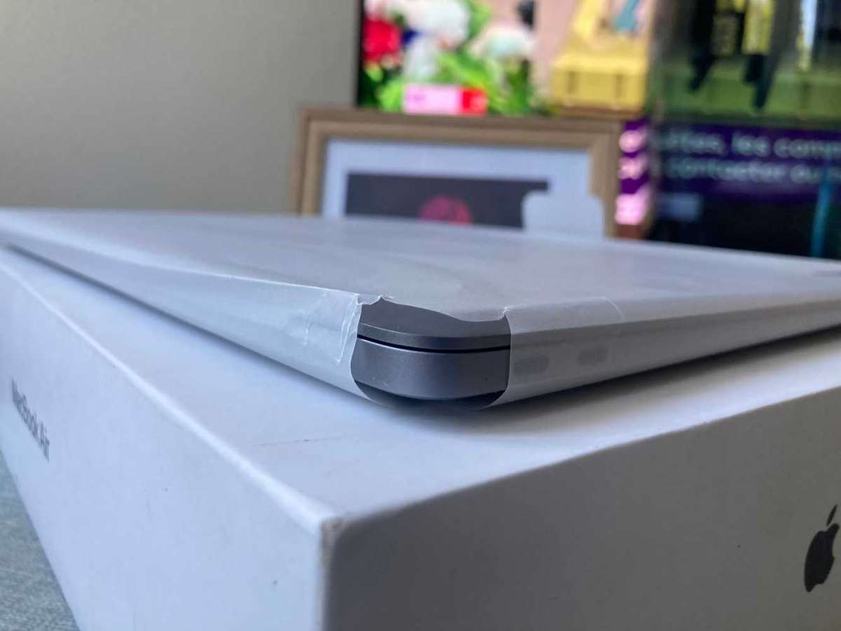 2020 Apple Macbook Air M1 Chip 8GB RAM unified Memory 256GB SSD Storage Space Grey