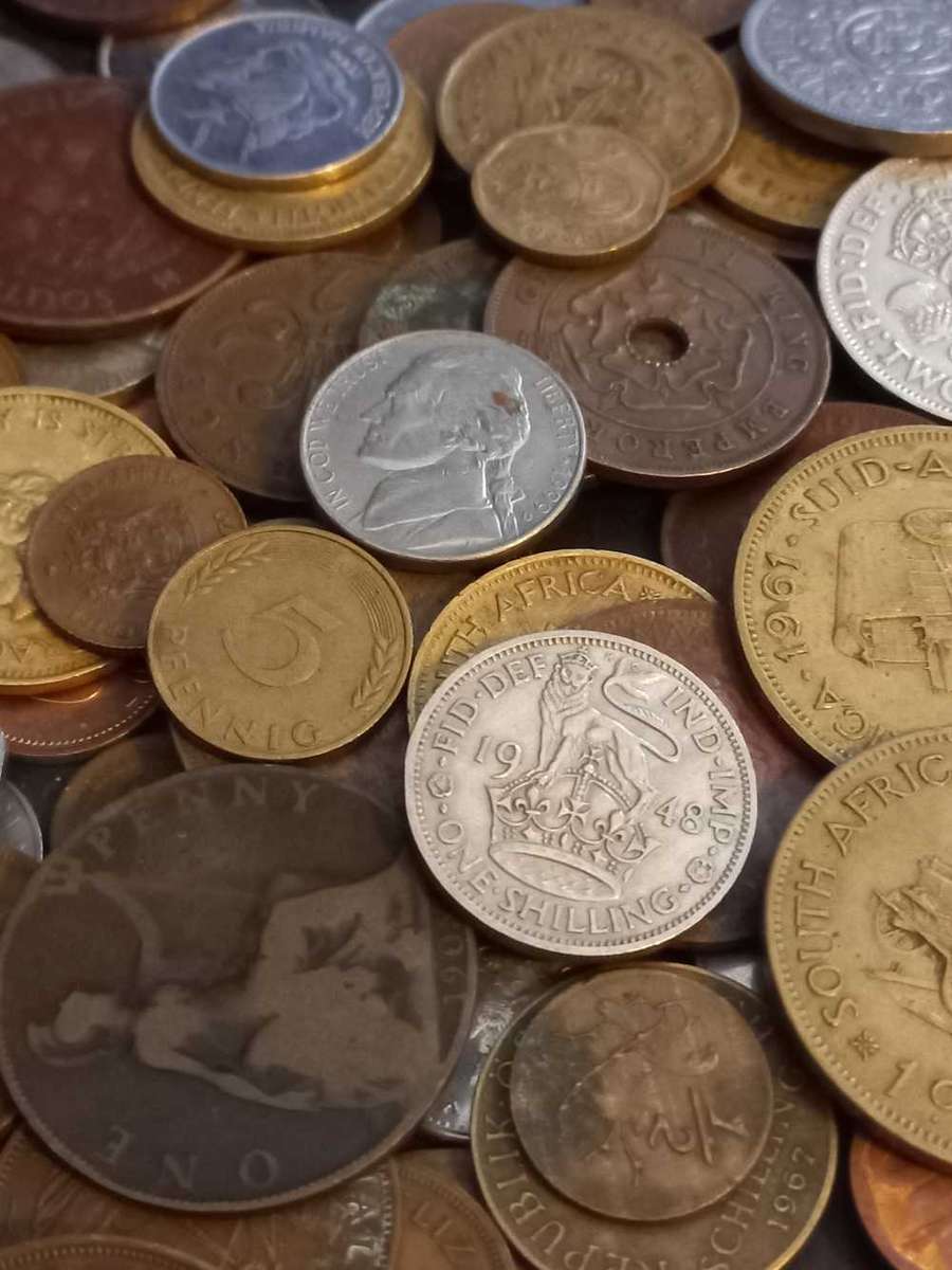 150 Mixed international coins