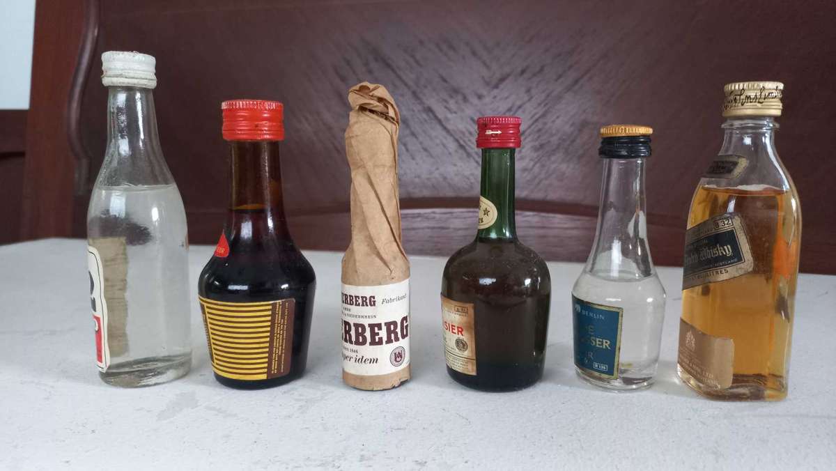 Vintage bar accessories miniature bottles