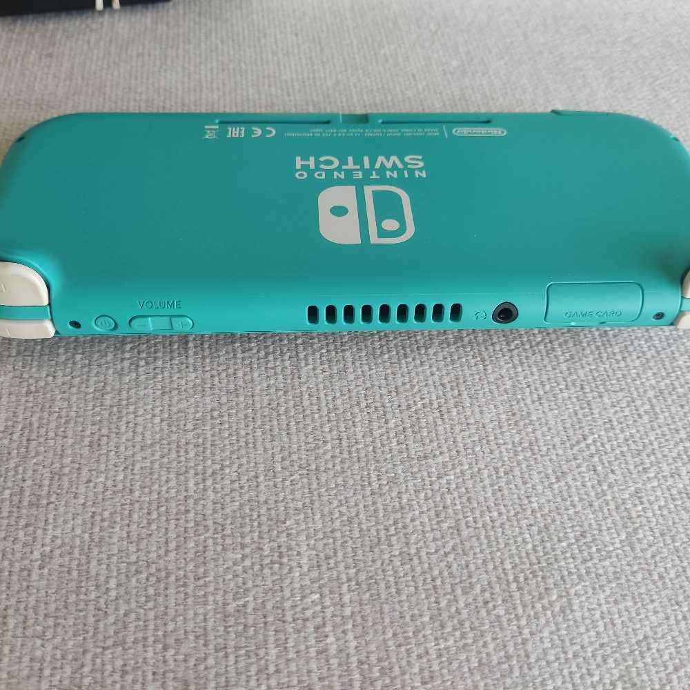 Nintendo Switch Lite console +box