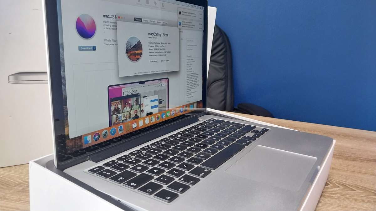 Apple macbook pro 13-inch Retina Display 2015 model core i5 8GB RAM 256GB SSD Storage