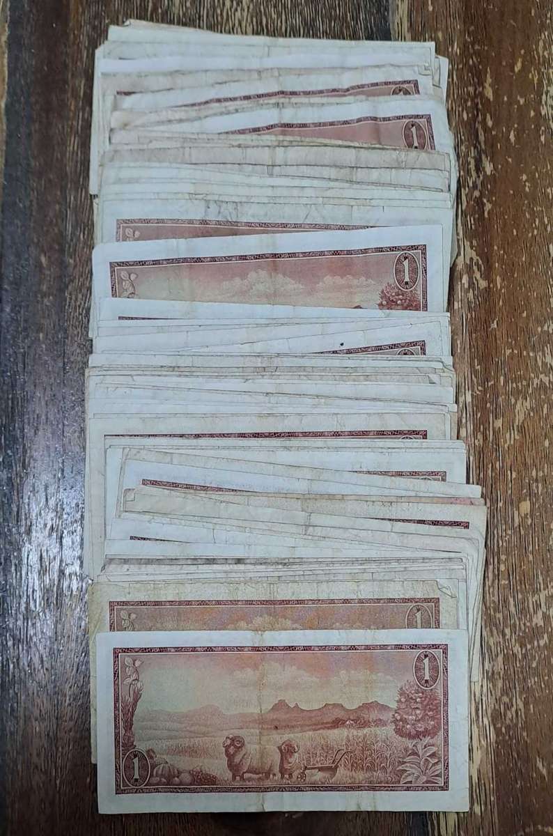 *Bundle* 100 x One Rand Old used banknotes. Varying circulated conditions
