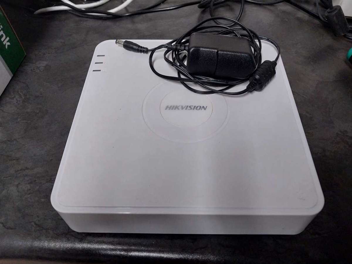 Hikvision DVR DS-7108HQHI-F1/N