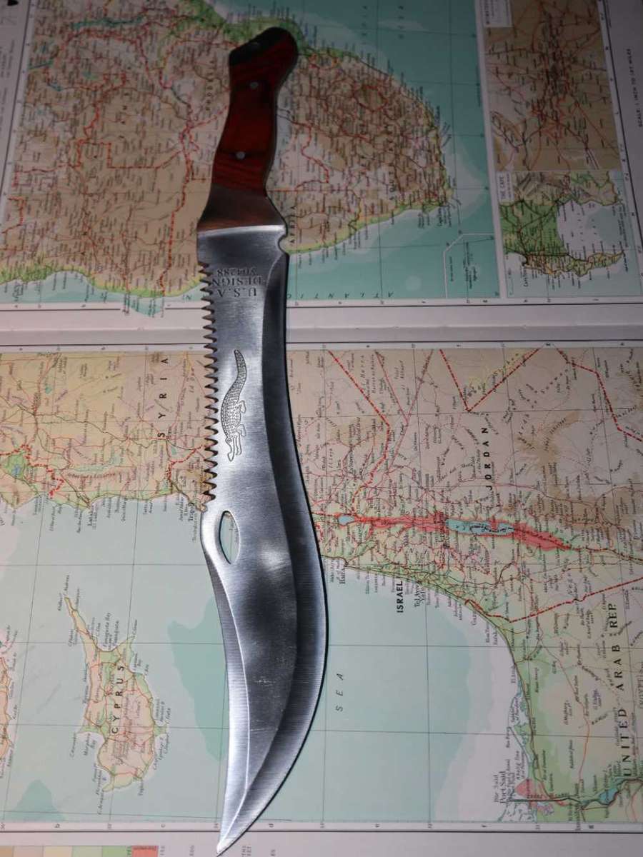 Two very large knives!