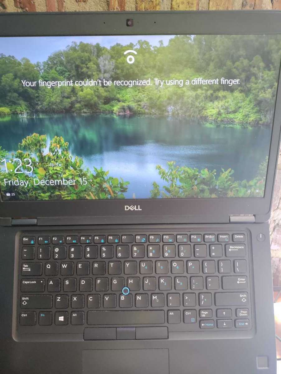 Dell Latitude 5495 14" Laptop AMD Ryzen 5 Pro 2 GHz 20 GB 256 GB SSD W10P FHD
