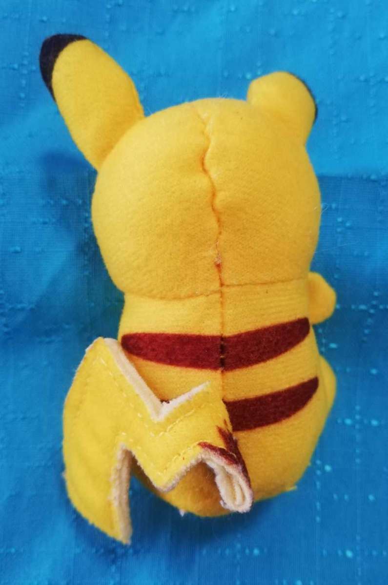 Small Pikachu plush little toy. 10cm.