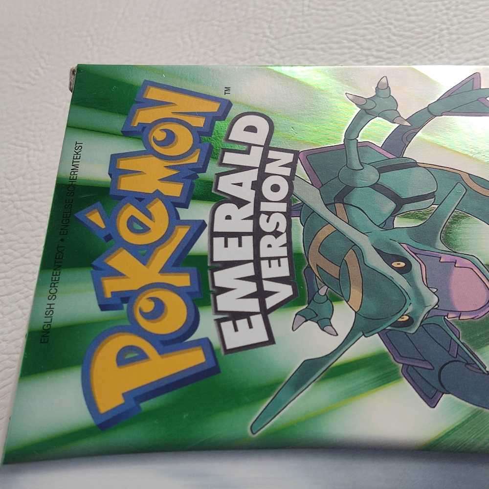 Pokémon Emerald Version Nintendo Gameboy Gba