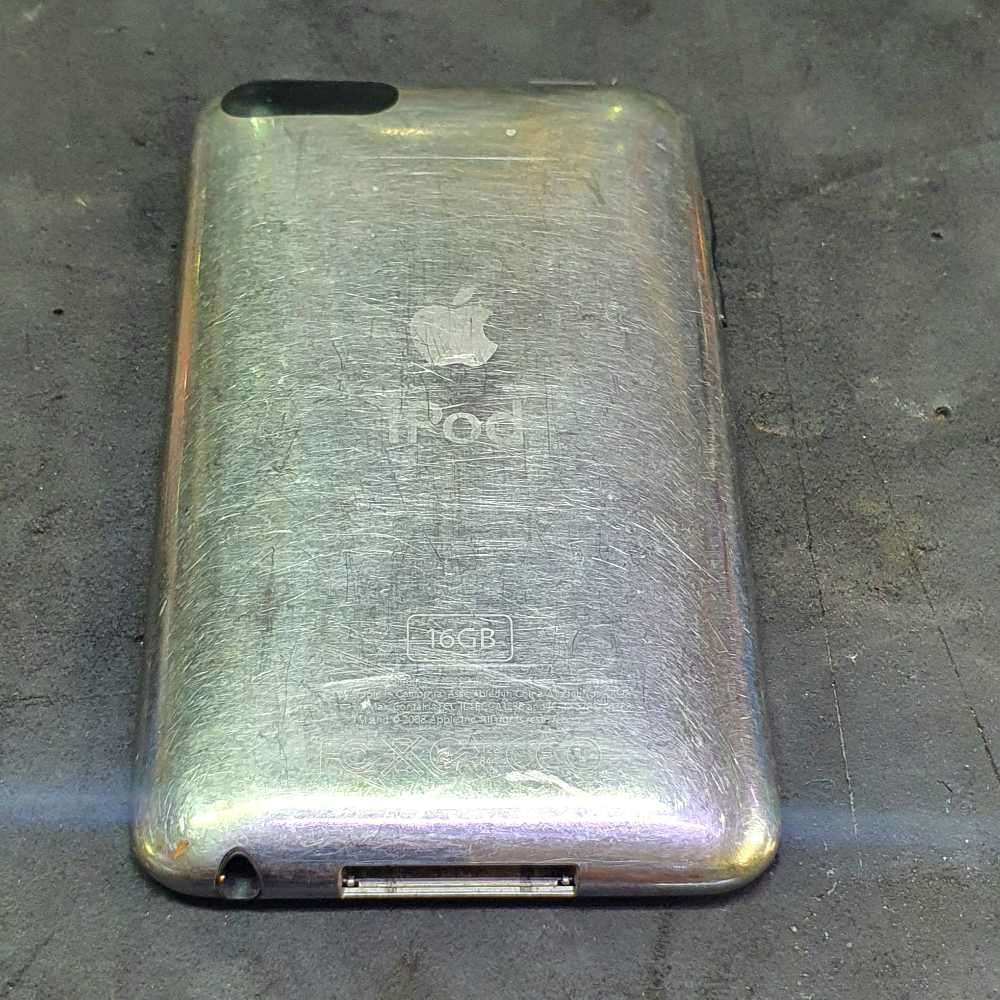 X3 apple iPods and docking station