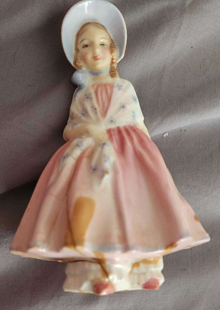 Rare and highly collectable porcelain figurines - please read
