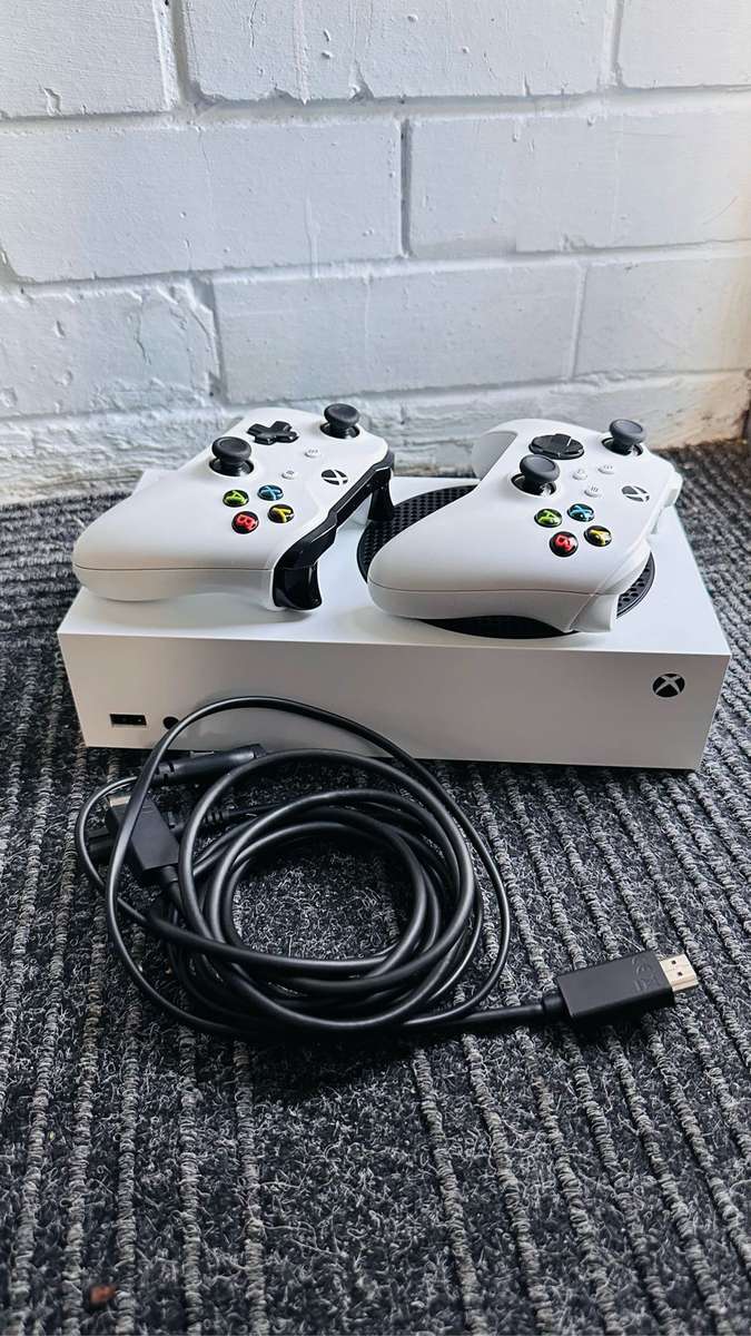 XBOX SERIES S 512GB + 2x Controllers