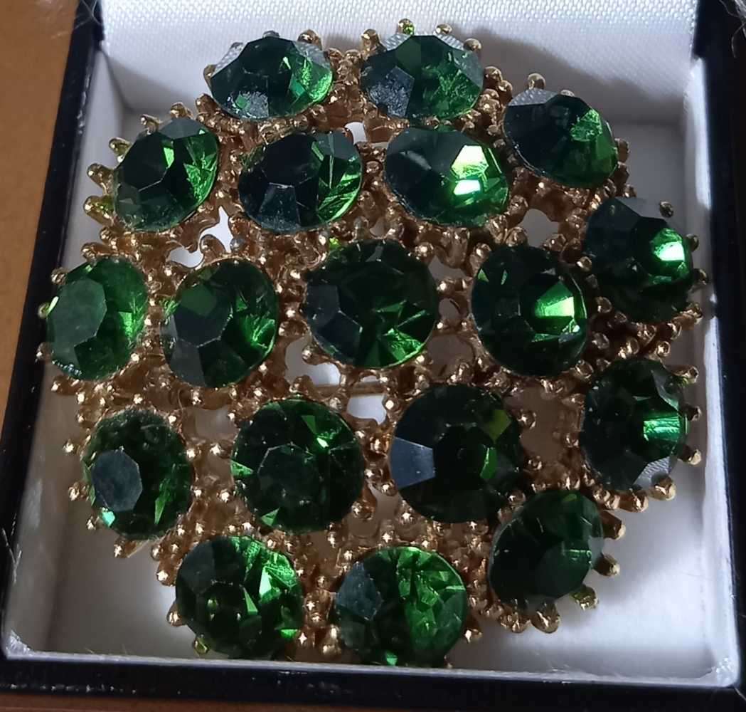 Vintage Stunning Large Brooch with Emerald Green Glass Rhinestones