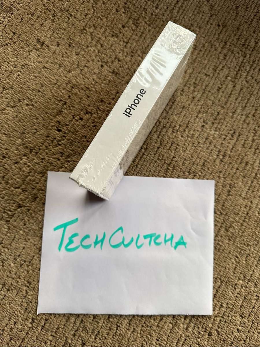 Sealed iPhone 15 Pro Max 256GB - Black Titanium