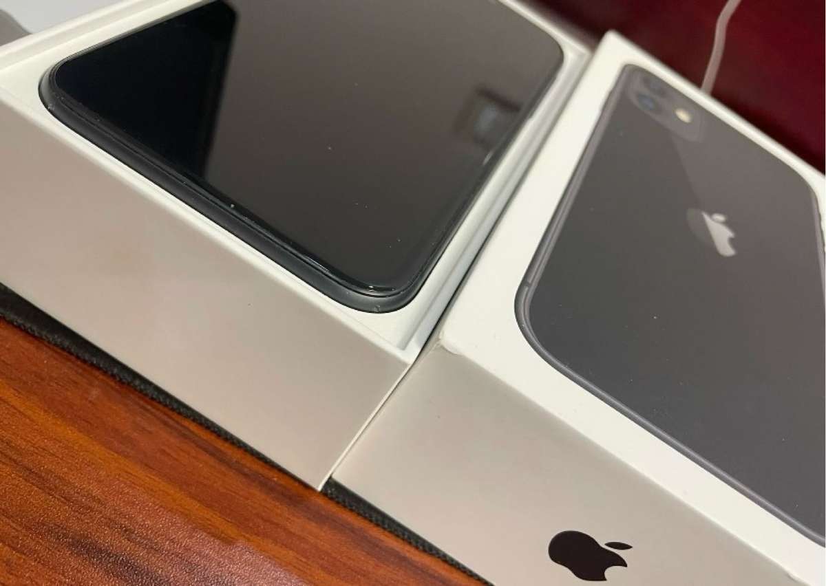 Used Mint Condition iPhone 11 64gb