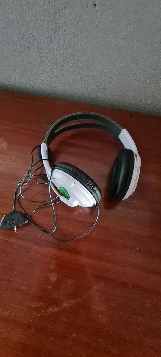 XBOX 360 HEADPHONES