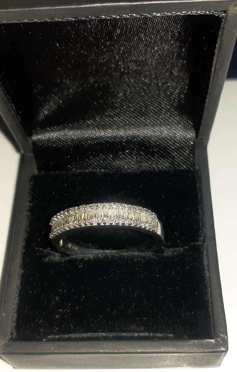 9ct White Gold Woman's Diamond Ring