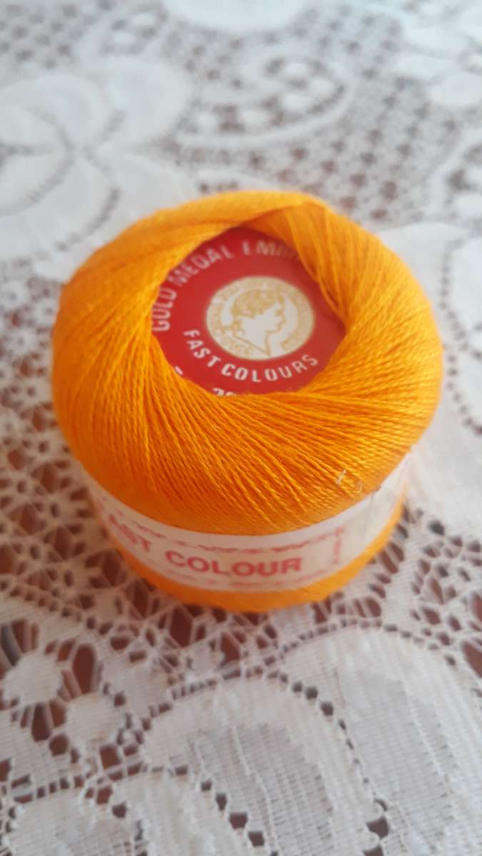 GOLD MEDAL EMBROIDERY THREAD 20M FAST COLOUR - ORANGE