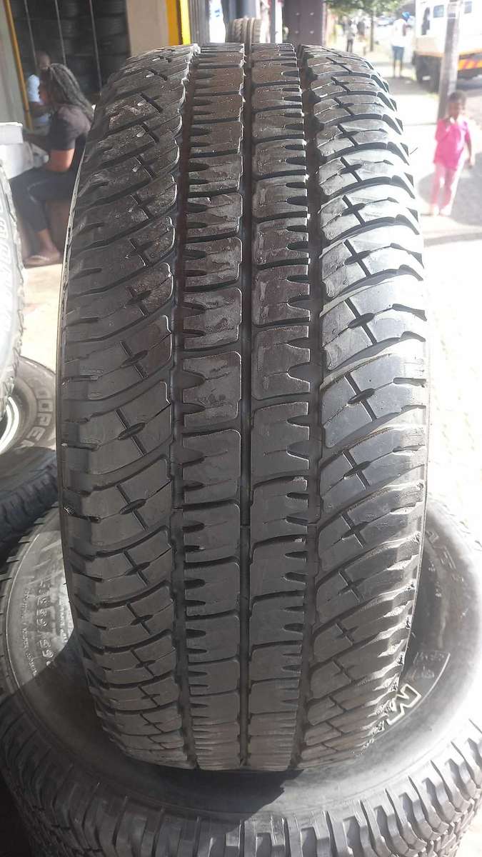 265/65/17 Michelin AT Lx. 85% life