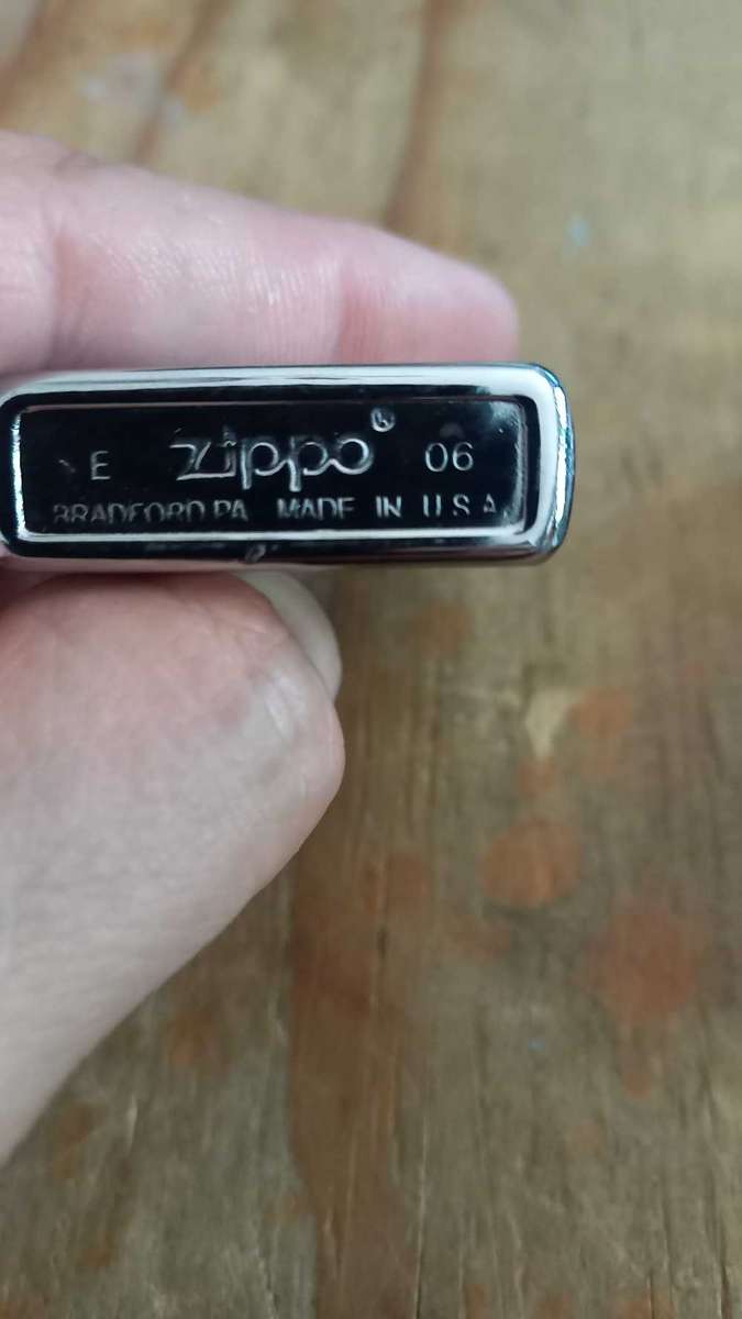 Zippo Steel Thailand Motif